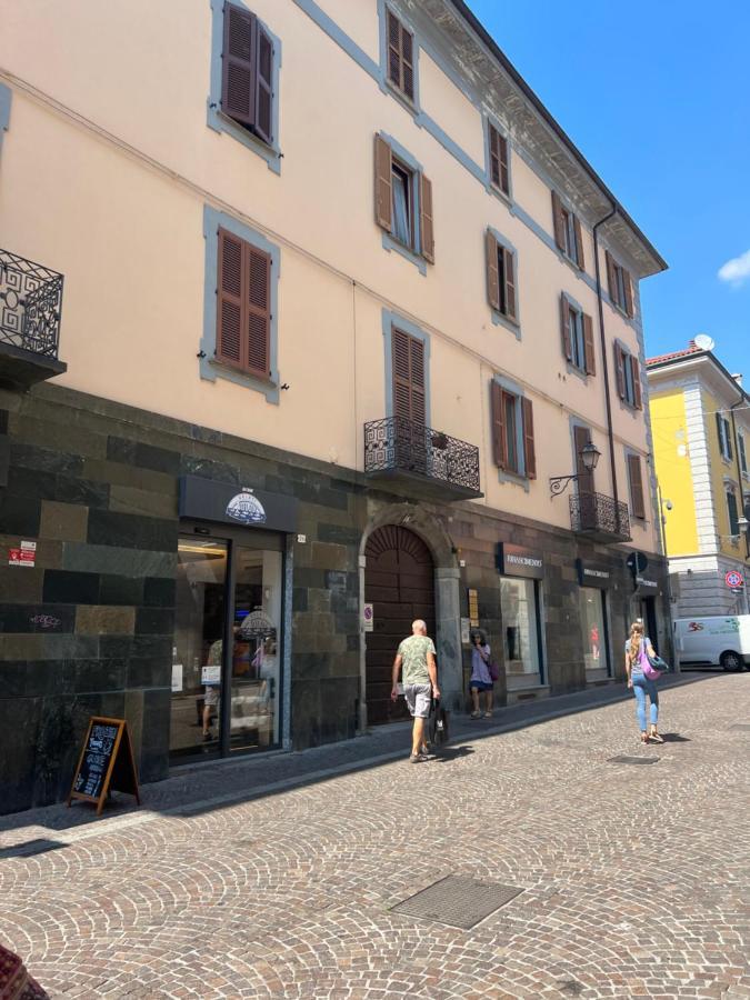 דירות Casa Cavour Lecco - Downtown Design Penthouse מראה חיצוני תמונה